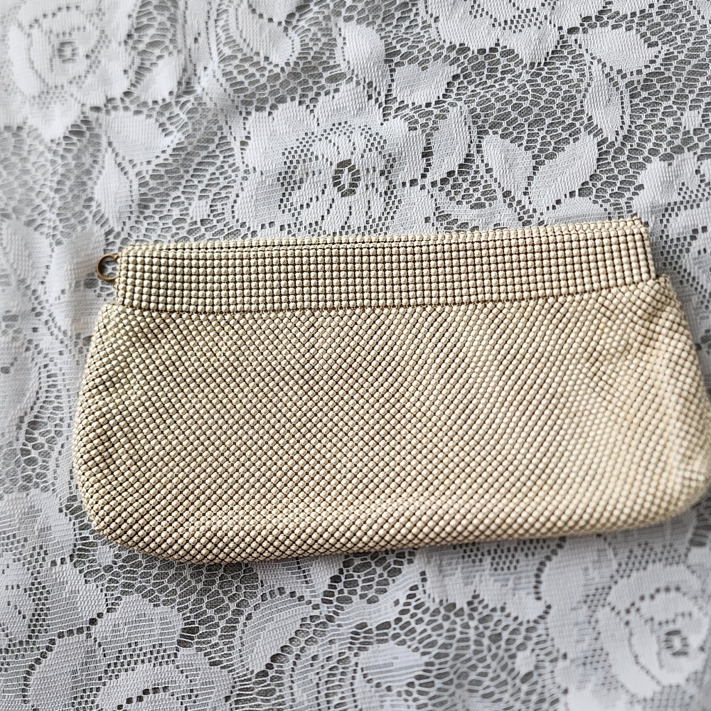 Vintage Whiting & Davis Mesh Clutch Purse 1940s–1950s Ivory Zip Bag Made in USA